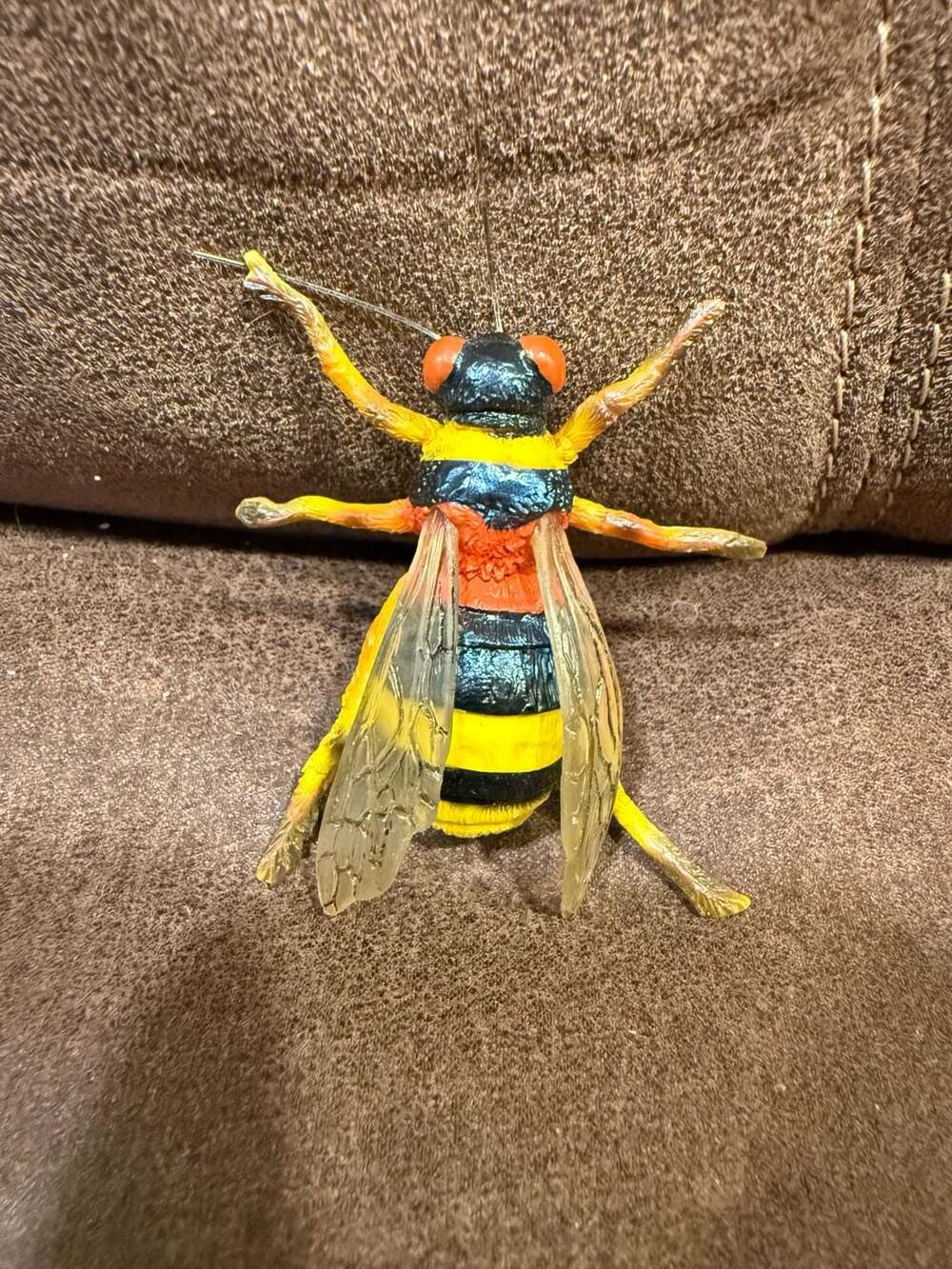 JR Wasp Hornet Magnetic Figurine Toy MC-374